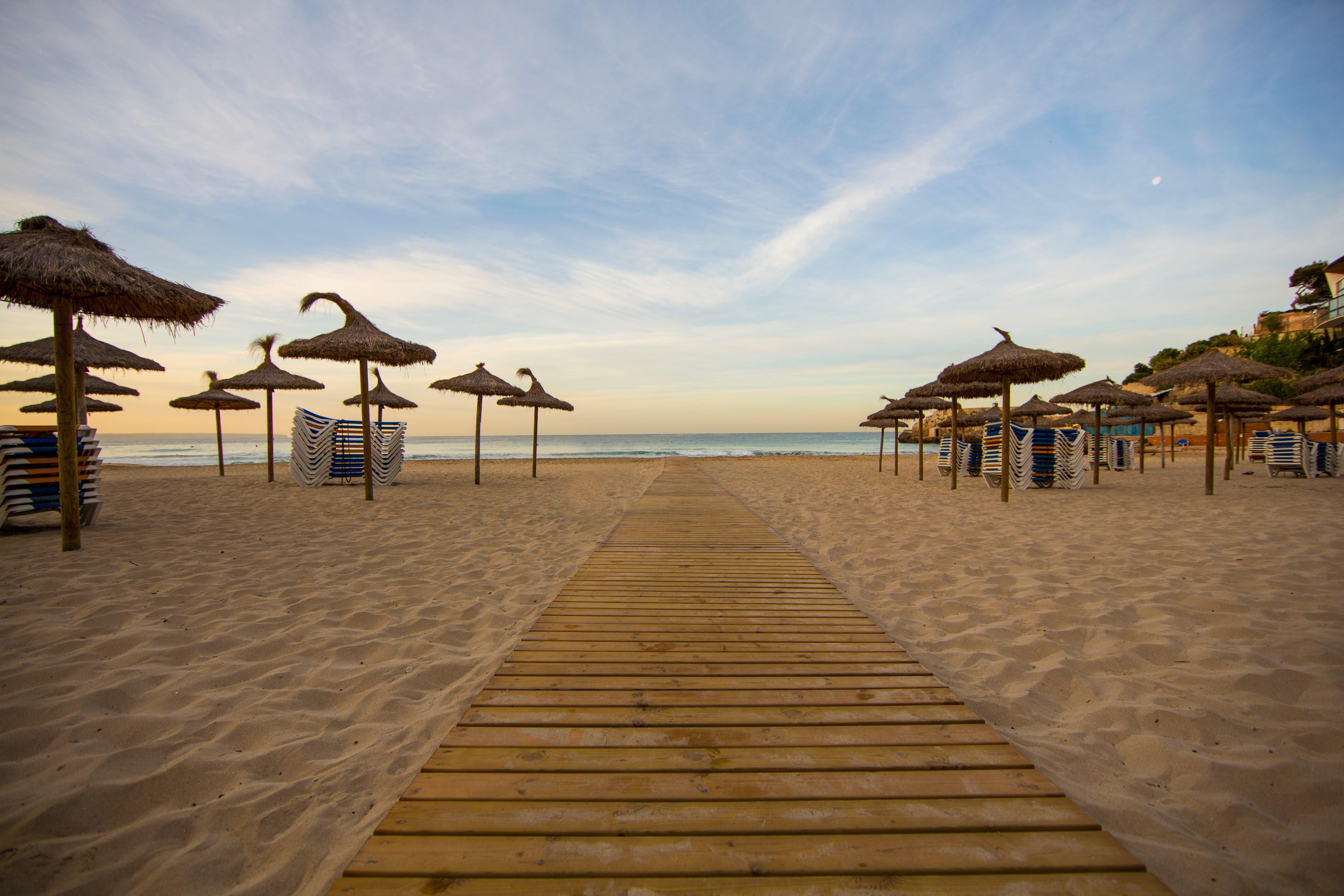 Hotel Be Live Adults Only Marivent Palma de Maiorca Exterior foto The beach of Cala de la Pineda