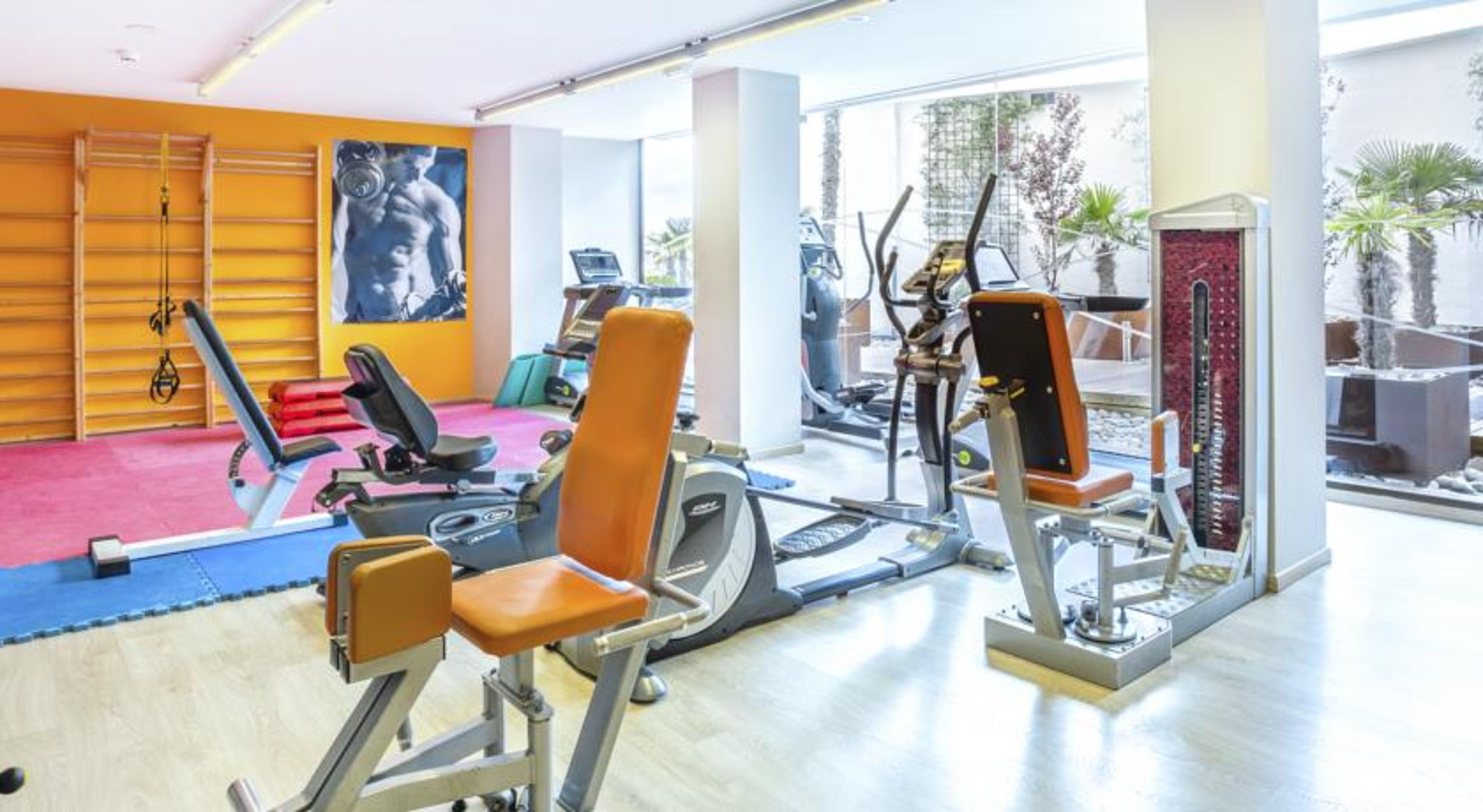 Hotel Be Live Adults Only Marivent Palma de Maiorca Exterior foto Gym equipment