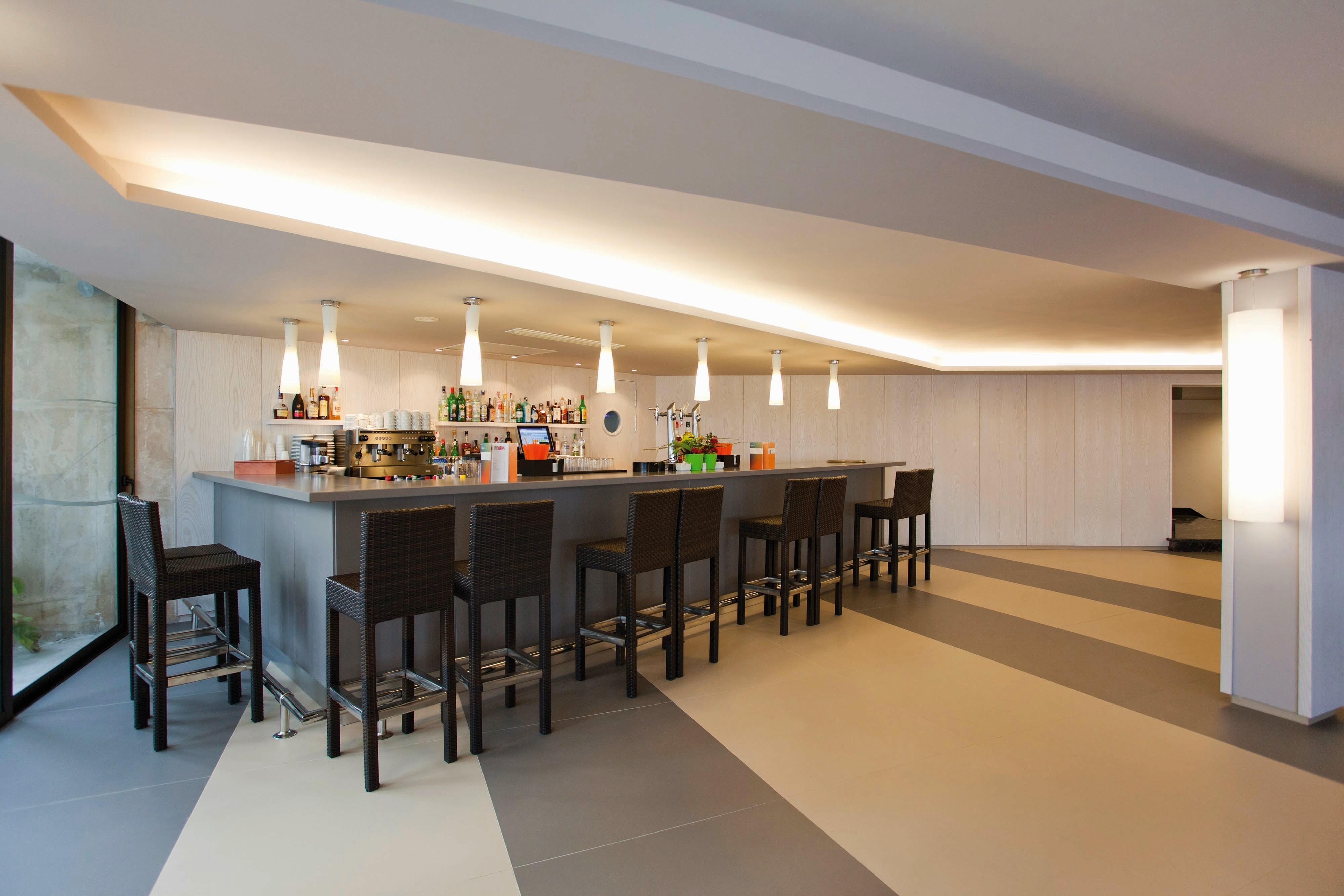 Hotel Be Live Adults Only Marivent Palma de Maiorca Exterior foto The bar at the hotel